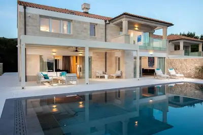 Image de Villa Jadranka | Seafront | Heated Infinity Pool | Short Walk to Cavtat