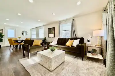 Image de Cute & Cozy House in Quiet Blue Ash Neighborhood