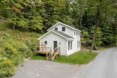 Image de Fantastic 2-bedroom house with Ac in quaint Hillsdale.