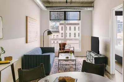 Image de Luxury Designer Penthouse Loft 502 | River North