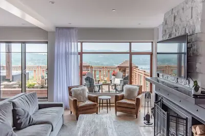 Image de Altitude Ski-in/Out at Resort with Private Hottub