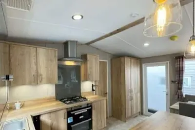 Image de Modern 6 berth caravan with decking at Suffolk Sands ref 45029ev