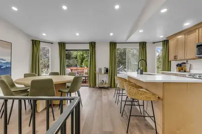 Image de Lehi High: Luxe, Views & Sky