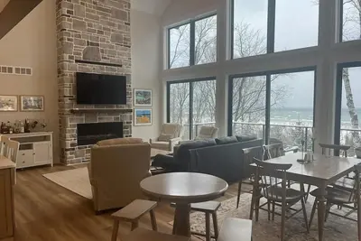 Image de Lanes End: Spacious Lakefront Retreat in Scenic Grand Marais