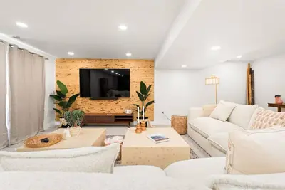 Image de Fam Retreat, Ski, Co Foothills, Backyard, Hot Tub, Bbq, Game Room, Sleeps 16