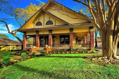 Image de Historic Porch House - Downtown McKinney