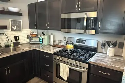 Image de Relax at Higgins Lake in a Charming Cozy 3-Bedroom Cottage with Lake Access