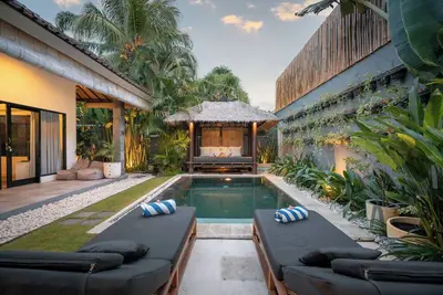 Image de 100m to Seminyak Beach / Personal Full-Time Butler