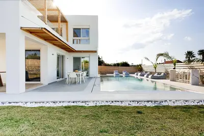 Image de 3br Villa – Private Villa w/ Salt Pool & Sea View