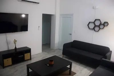 Image de Unit 2 Cozy Apartment with walking distance from bars, restaurants and beach