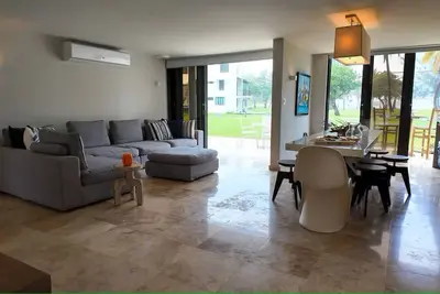 Image de Playas del Yunque - Beach Front Condo