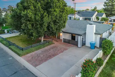 Image de The Golden Saguaro | Stylish home w Casita