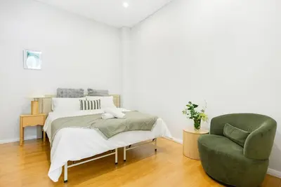 Image de Modern Riverwood Home with Parking & Easy Access