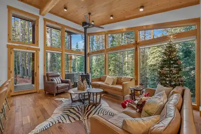 Image de Black Diamond Chalet! Quiet, Private Mountain Luxury- Near Tamarack Resort- Lake Cascade