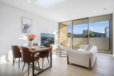 Image de Waterloo 2Br town close to Train/Shopping/Hospital