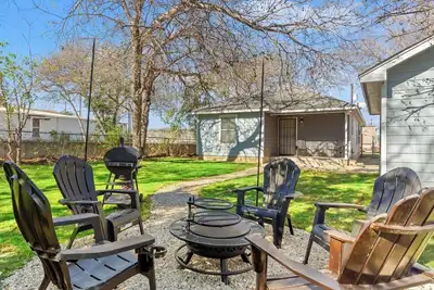 Image de Cozy Sa Retreat • Fire Pit + Roku Tv