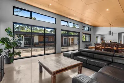 Image de Contemporary on Evergreen