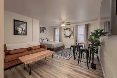 Downtown Art Deco - Studio