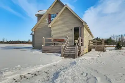 Image de ‘Backcountry Living’ Home Near Hiking in Sprakers!