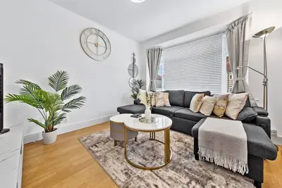 Image de Jardin spacieux de 3 chambres M25, parking gratuit, Bluewater