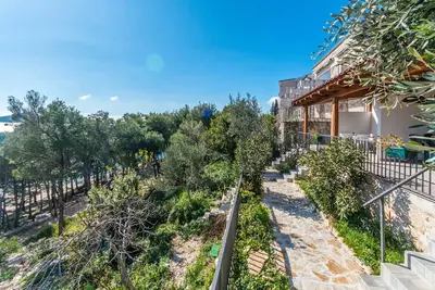 Image de Maison de plage en bord de mer, près de Vrana