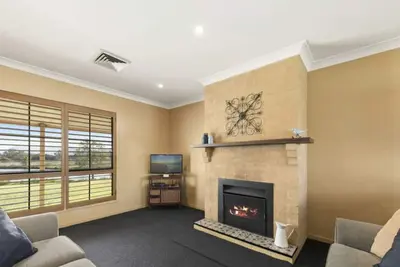 Image de Tuscan charm meets Hunter Valley tranquility.