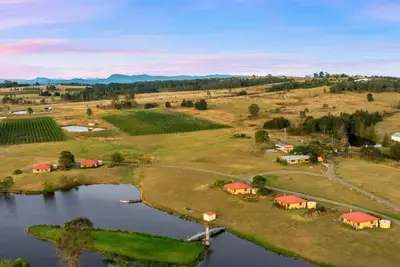 Image de Tuscan charm meets Hunter Valley tranquility.