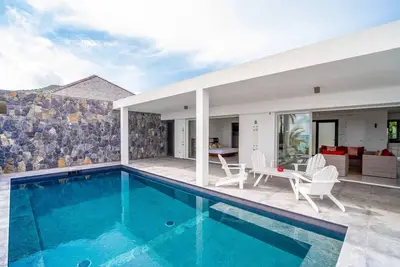 Image de Oceanfront Villa With Direct Beach Access