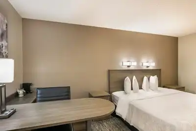 Image de Quiet & Modern Stay Perfect for Exploring Near Peabody Historical Society