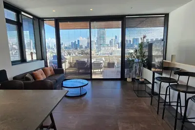 Image de Modern Duplex 4br by the beach by HolyGuest