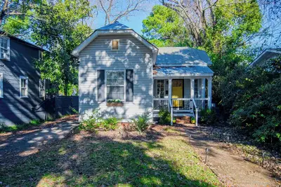 Image de *Prince St* Charming home in historic Georgetown near Front St