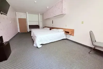 Image de Castle Ambiance Rooms Near Local Attractions – Perfect Budget Choice