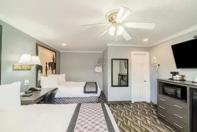 Image de 2 Lodgings Available | Beside Buffalo Creek Trails Adventure | 2 Queen Beds