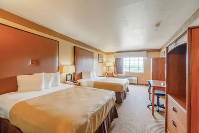 Image de Four Budget Rooms w/ Queen Beds Near Us-181 – Perfect for Exploring Beeville