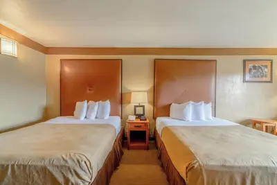 Image de Four Practical Rooms w/ Two Queen Beds For Value-Conscious Visitors