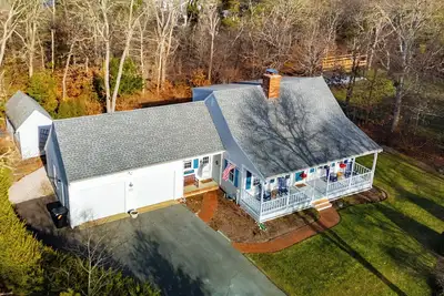 Image de New! 4br Fire Pit, Ping Pong, Movie Room