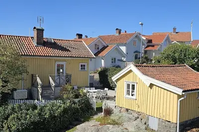 Image de Charming cottage by the sea in Stocken | Se09171