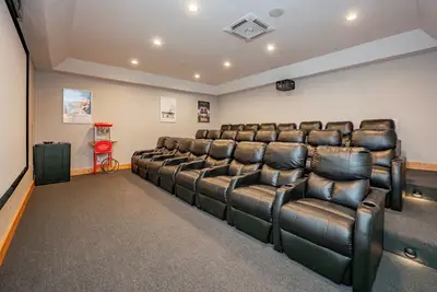 Image de Dog Friendly Lakefront Home w/ Pool & Hot Tub!