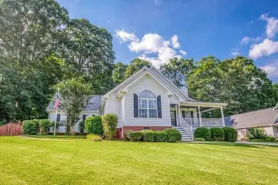 Image de 3-bedroom comfy cozy home in Monroe. Corporate, contractors, wedding, movie