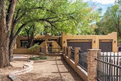 Image de New Property in Corrales! Mediterranean Charm w/ Sw Soul/Family/Pet friendly!