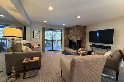 Image de East Vail Getaway, Steps from Ski Shuttle & Creek