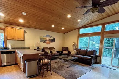 Image de Charming Private Suburban Cottage, Serene & Cozy