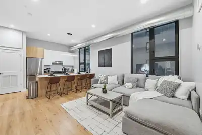 Image de Chic 2br Apartment in Edgewater: Gym & Parking