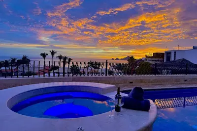 Image de Stunning Private Beach Front Villa w/ Private Sandy Beach, Roof Deck Firepit. . .