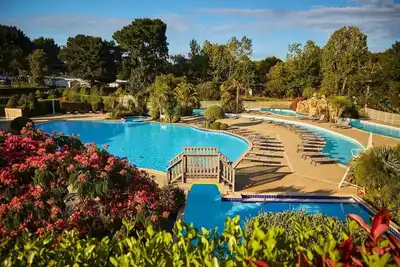 Image de Mobil-home | Comfort | 4 Ch. | 8 pers. | Terrasse surélevée | A/C | Tv