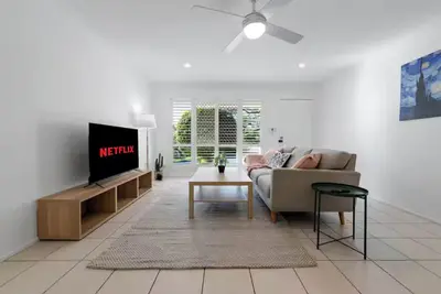 Image de Bertie's - Affordable Comfort for the Whole Crew