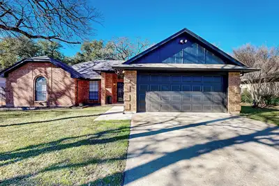 Image de Near Lake & Beach: Welcoming Home w/ Patio