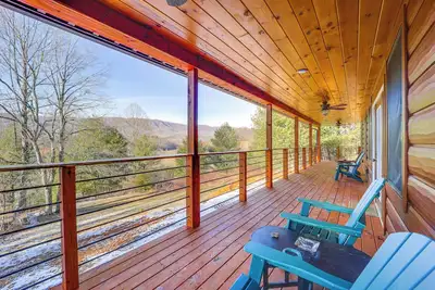 Image de 1 Mi to Watauga Lake! Modern & Rustic Mtn Hideaway