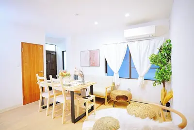 Image de Relax with a giant bed and bohemian art | Skytree / Sumida Ward Tokyo