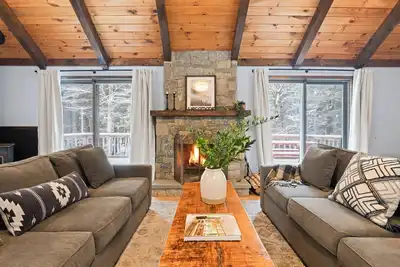 Image de Catskills Mountain Home Near Windham w/ Fireplace & Open Living | Deer Run Lodge